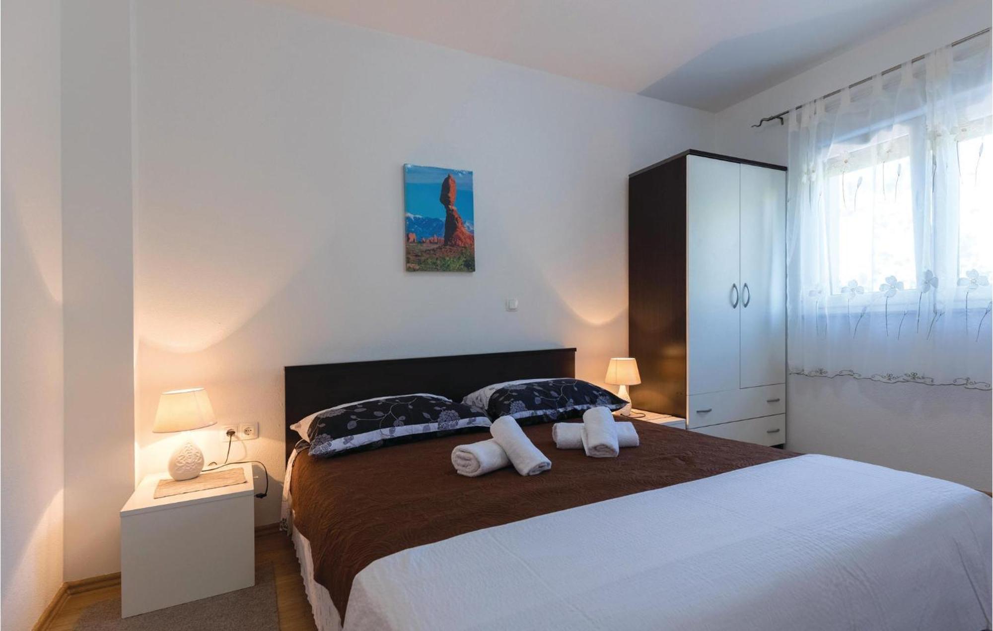 1 Bedroom Cozy Apartment In 克勒克 外观 照片