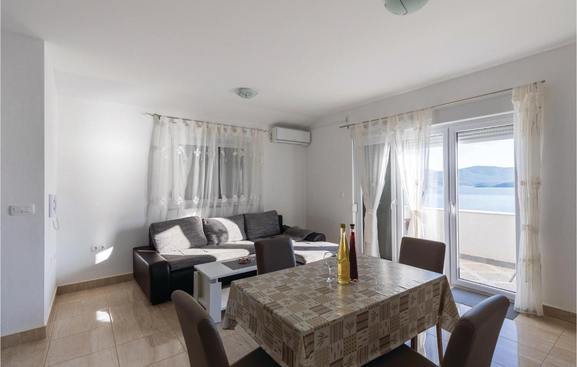 1 Bedroom Cozy Apartment In 克勒克 外观 照片